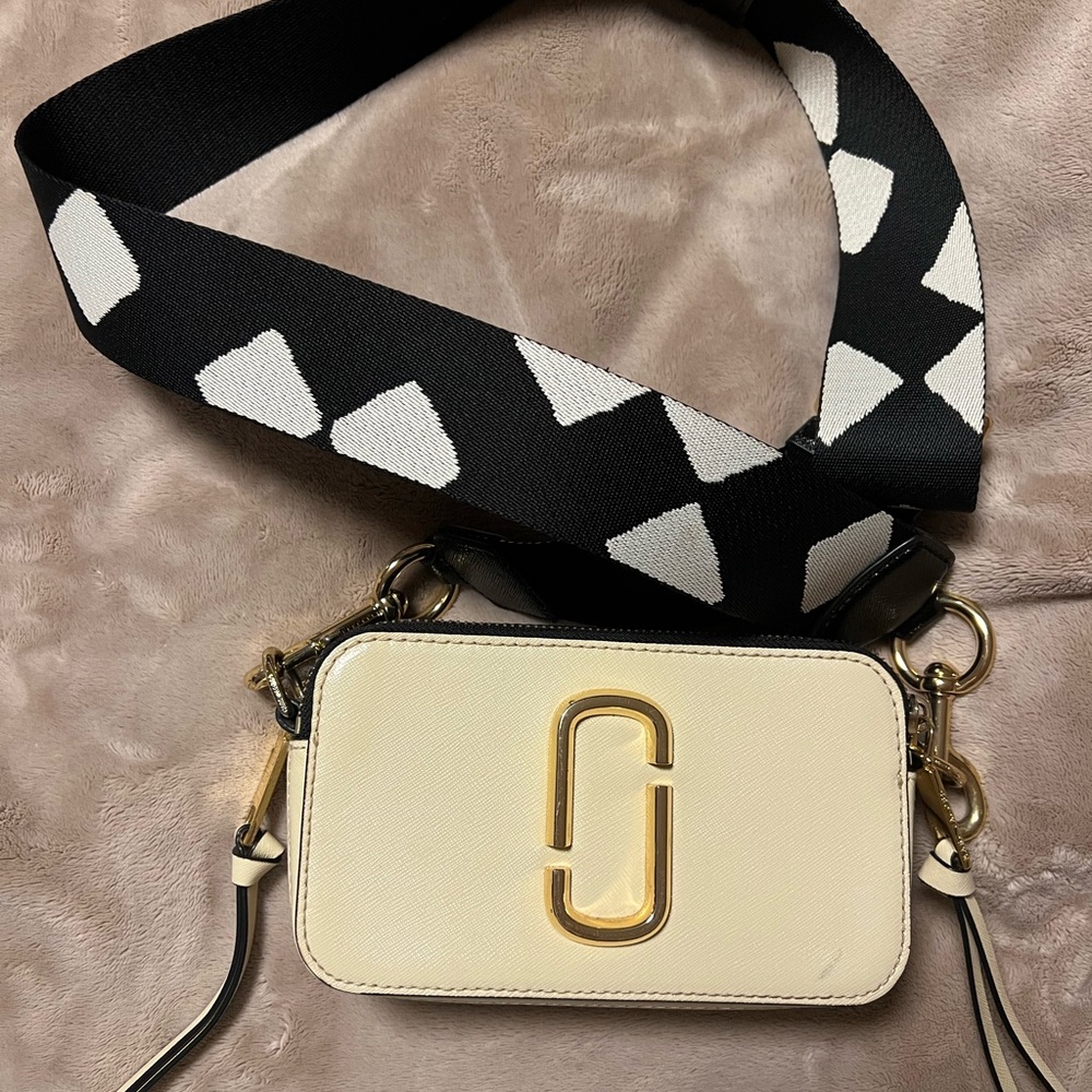 Marc Jacobs Cream and Black Crossbody camera Bag